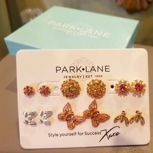 Park Lane Fressia stud earrings set.